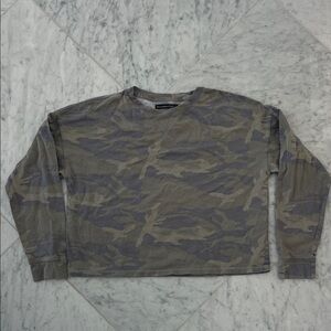 Abercrombie & Fitch Gray Camouflage Long Sleeve Tee